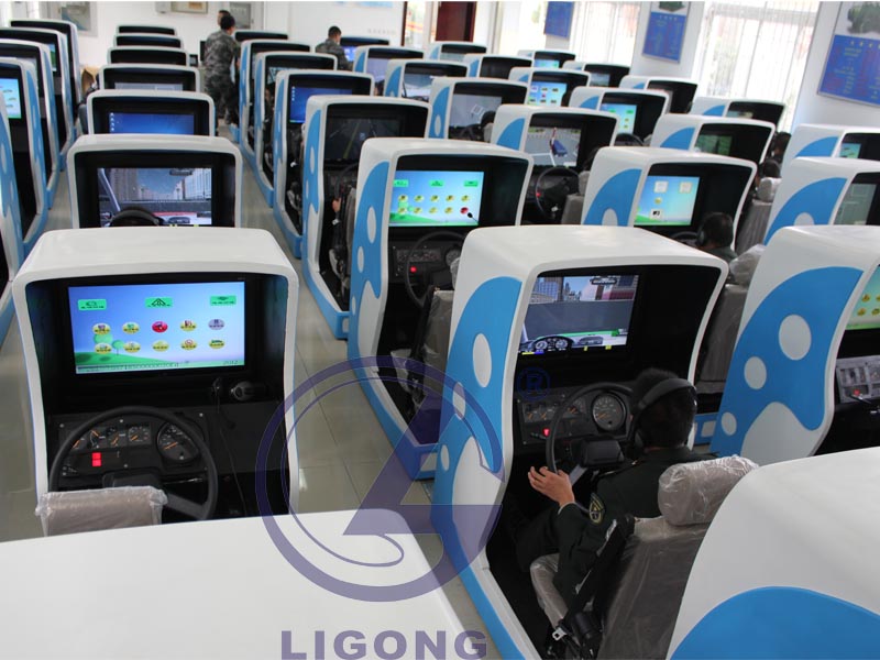 汽車駕駛模擬器、汽車模擬駕駛器、駕吧模擬器